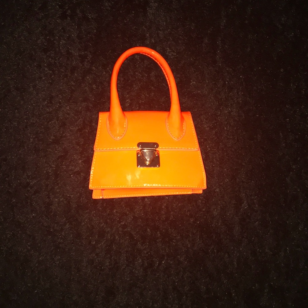 A Orange mini purse